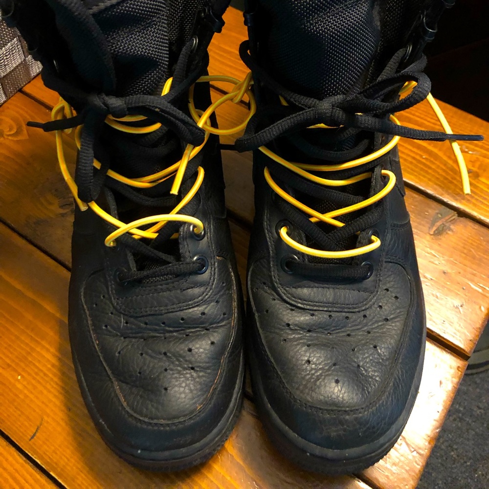 Men’s AF1 high tops